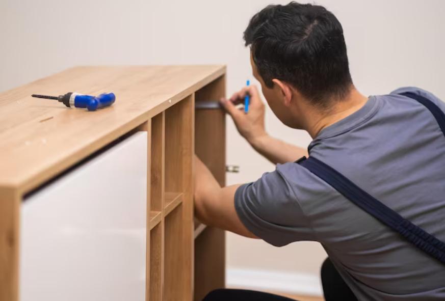 ébéniste pour la réparation de meuble